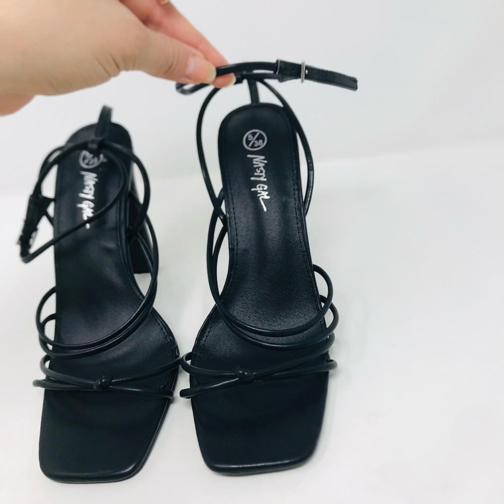 Nasty Gal Square Toe Ankle Strap Strappy Heel Black Size 38 - Picture 2 of 7